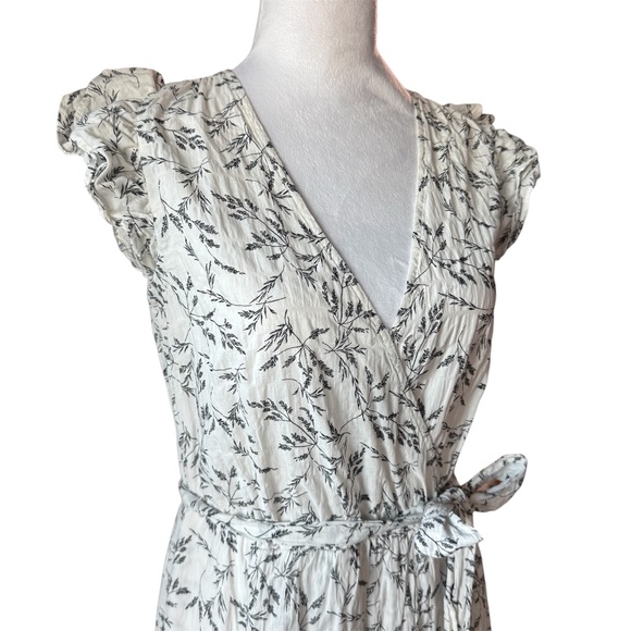 A New Day White Black Floral Wrap Midi Dress Ruffle Sleeves - Picture 3 of 9
